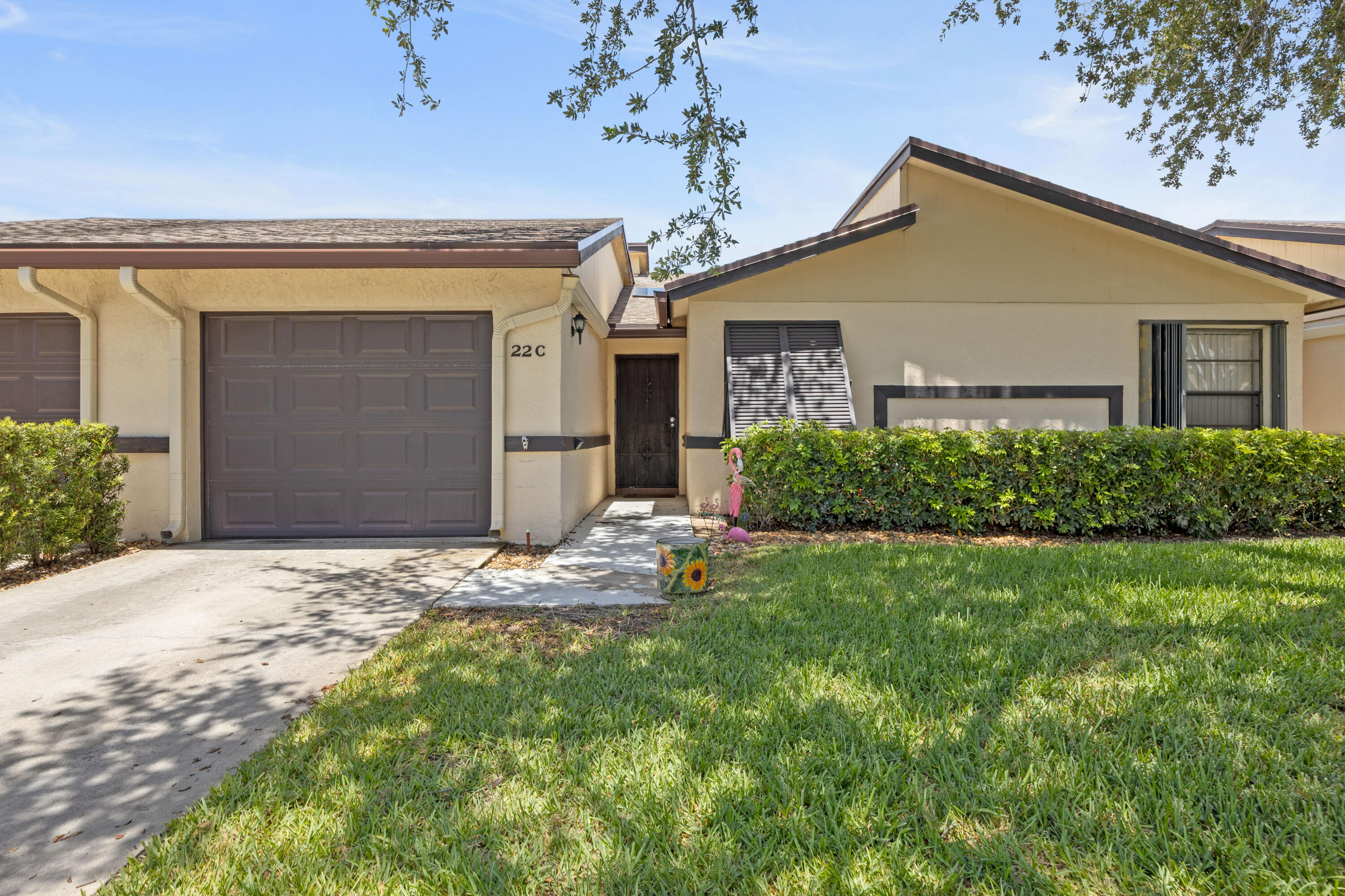 RIDGEPOINTE WOODS VILLAS - Residential