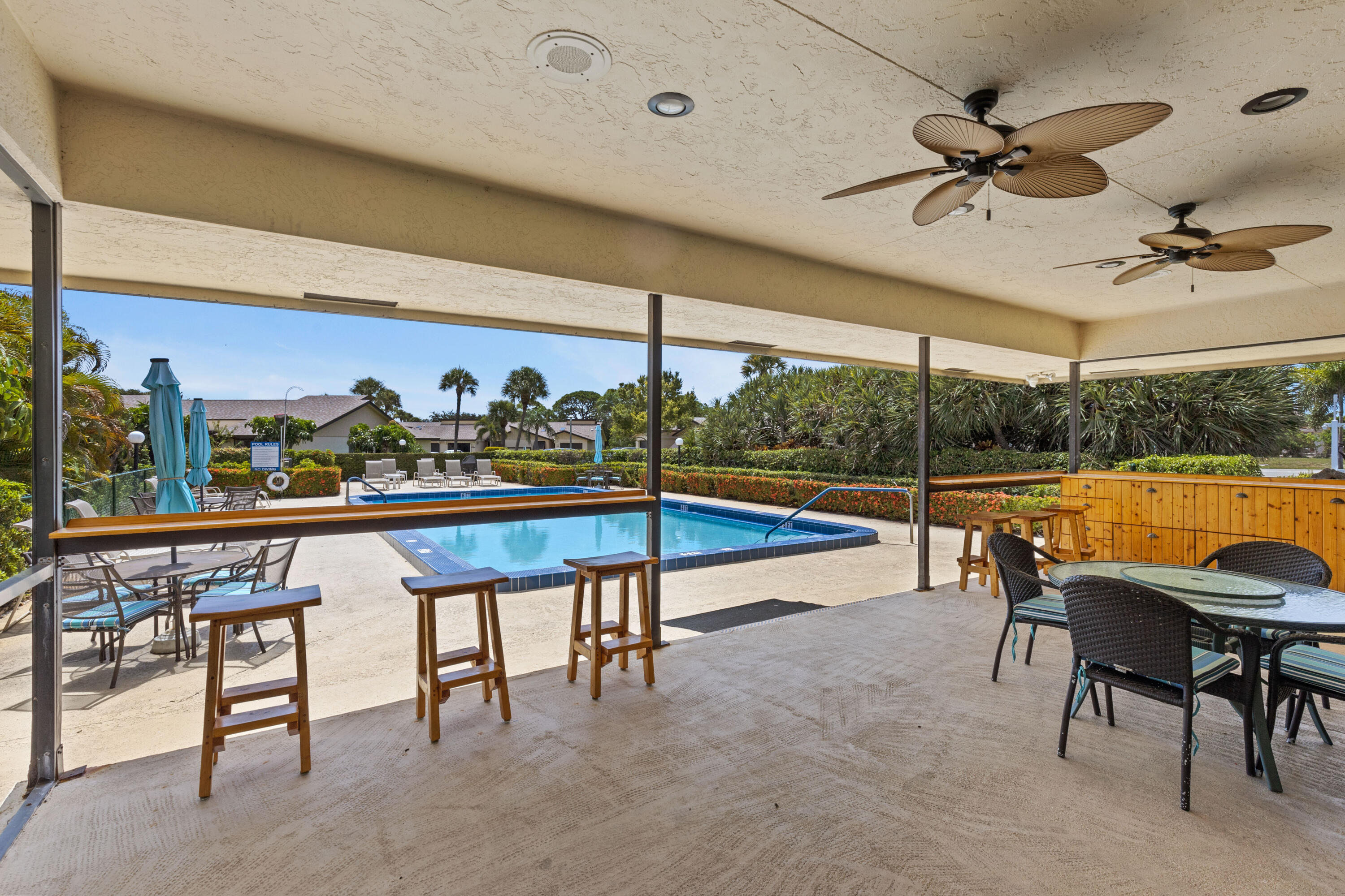 RIDGEPOINTE WOODS VILLAS - Residential