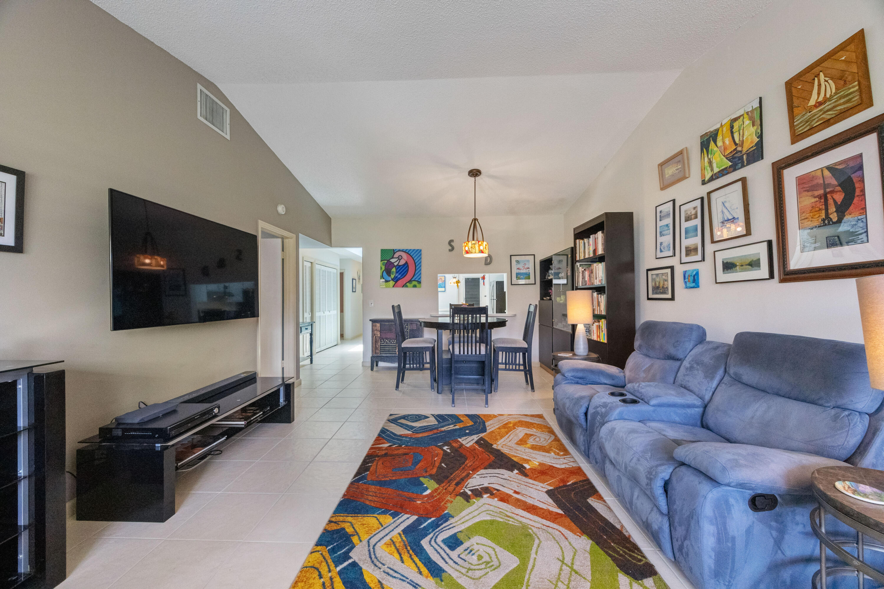 RIDGEPOINTE WOODS VILLAS - Residential
