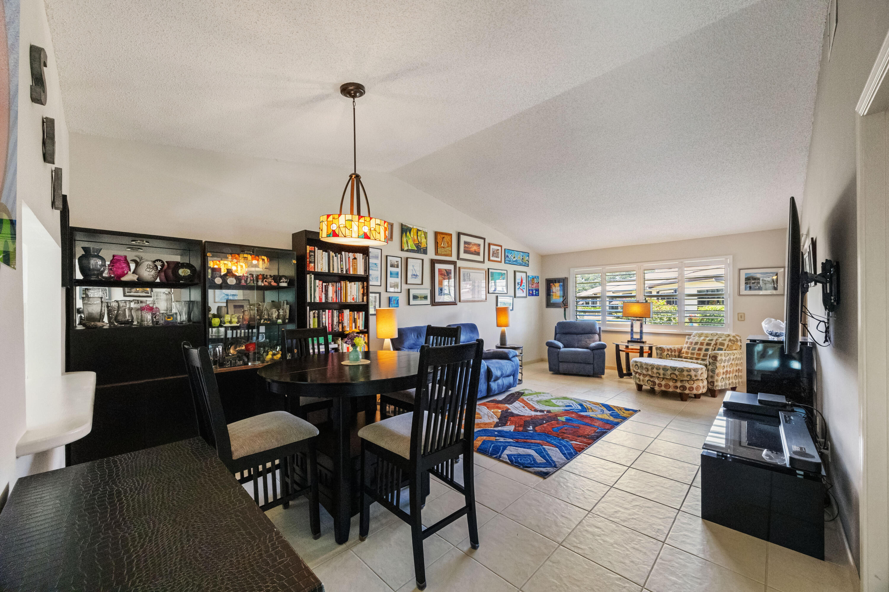 RIDGEPOINTE WOODS VILLAS - Residential