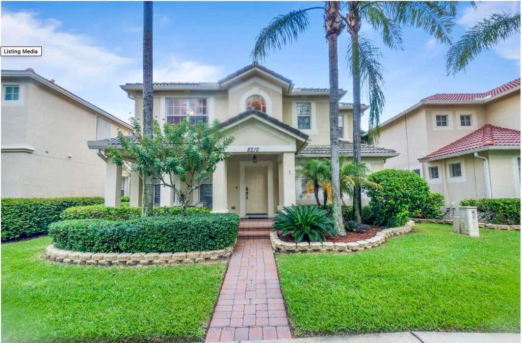 Photo of 8212 Calterra Drive, Palm Beach Gardens, FL 33418 (MLS # B26053842)