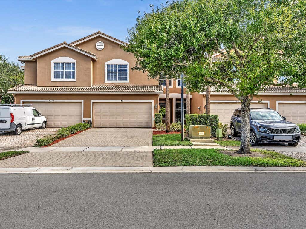 Photo of 4437 COLONY VIEW Drive, Boynton Beach, FL 33463 (MLS # B26069157)
