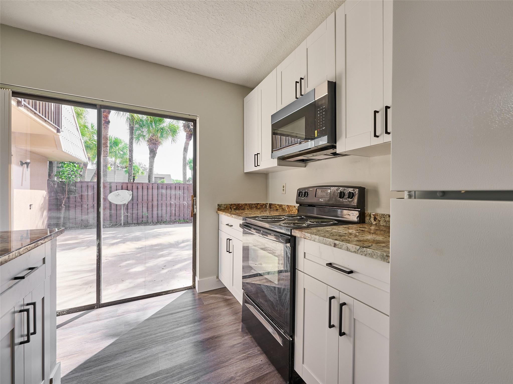 VILLAGE OF SANDALWOOD LAK - Residential Lease