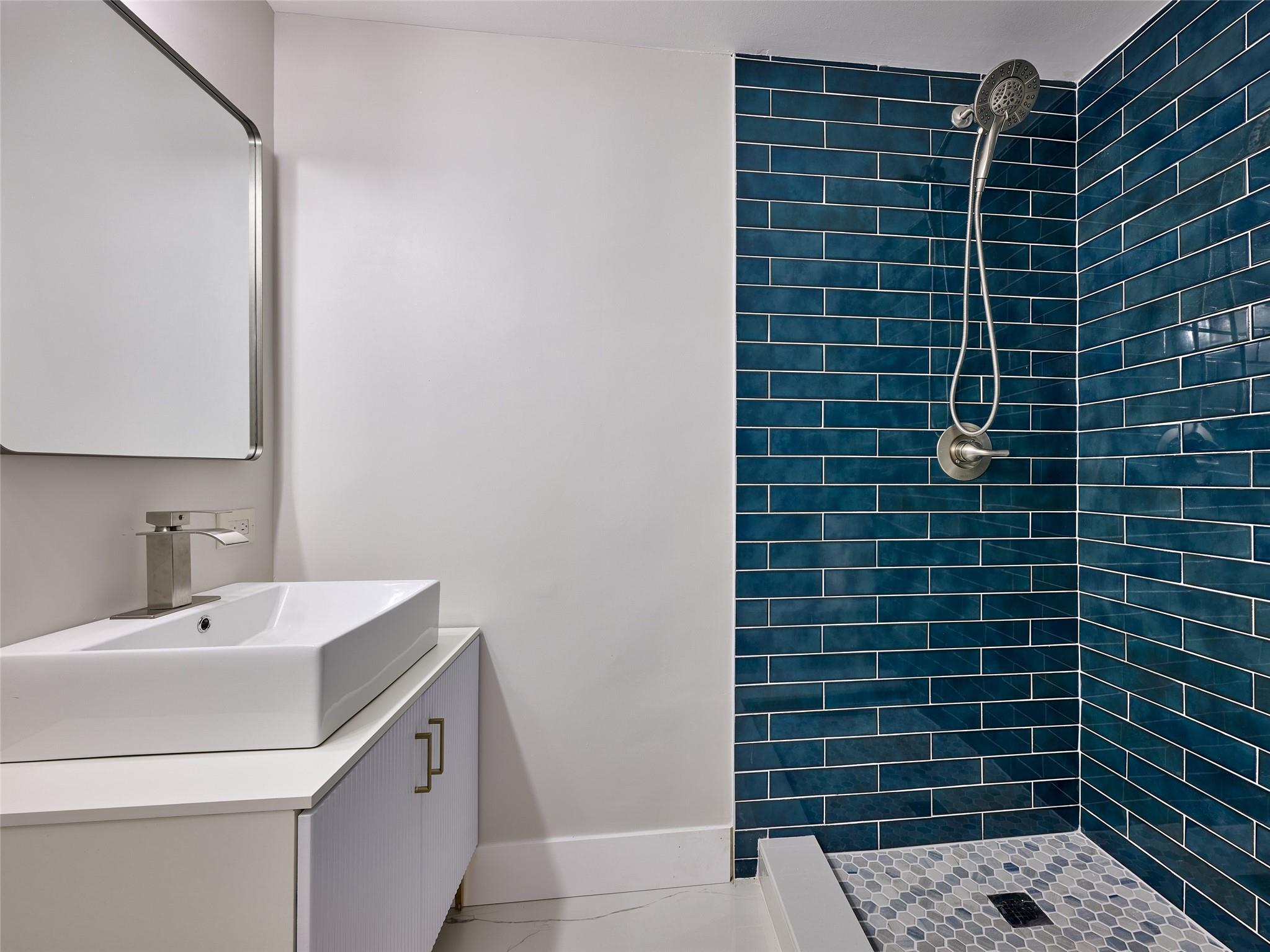 VILLAGE OF SANDALWOOD LAK - Residential Lease