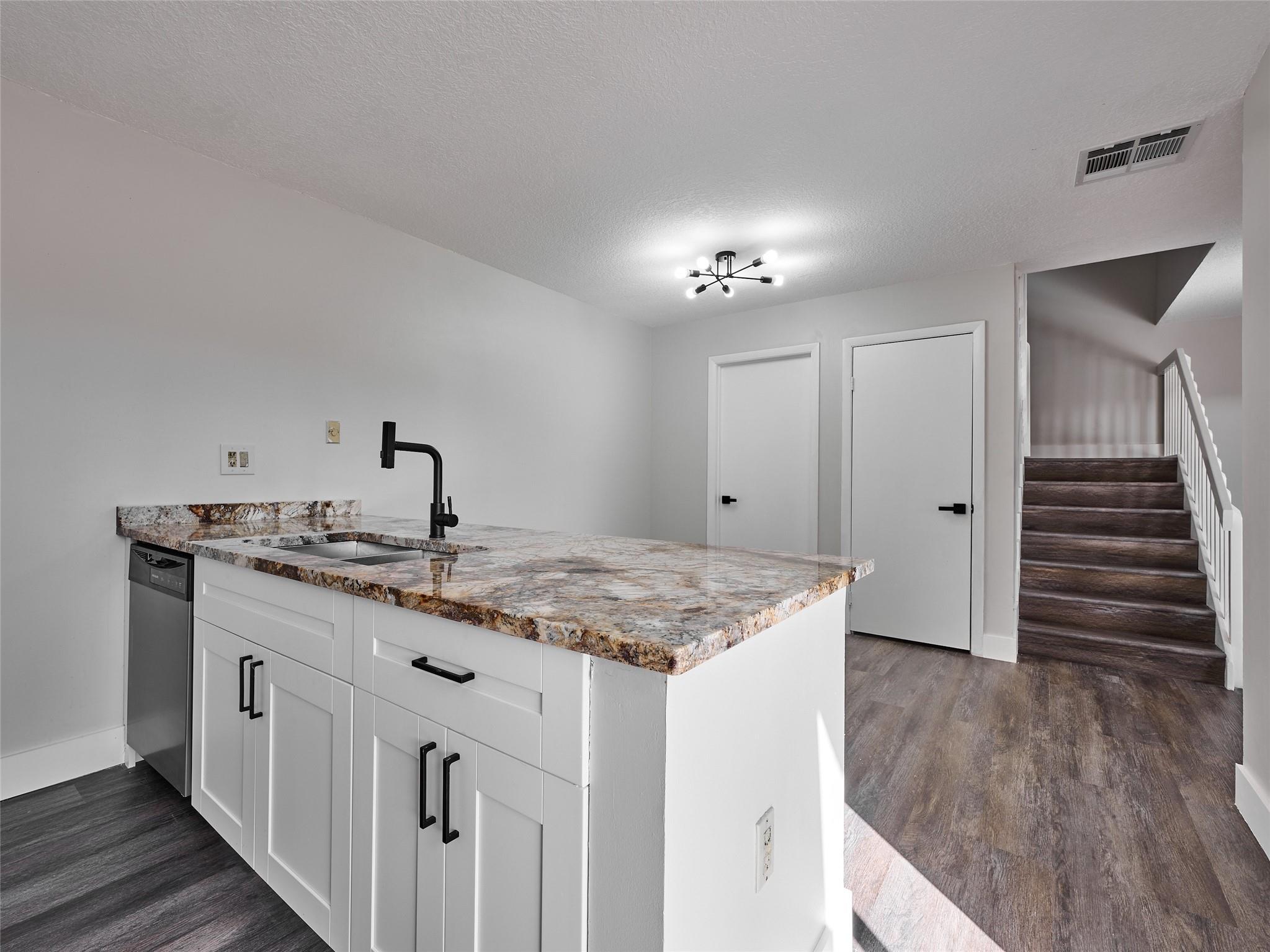 VILLAGE OF SANDALWOOD LAK - Residential Lease