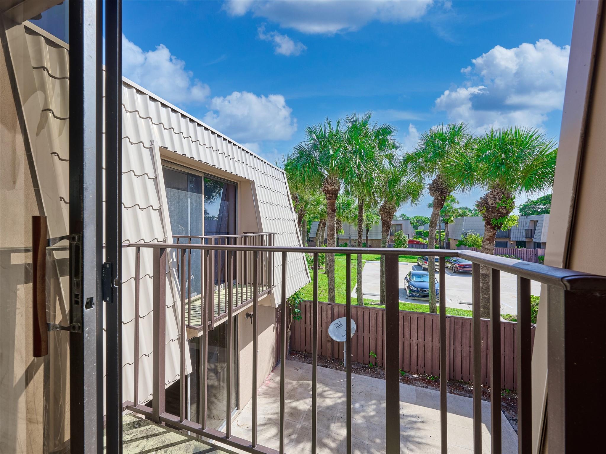 VILLAGE OF SANDALWOOD LAK - Residential Lease