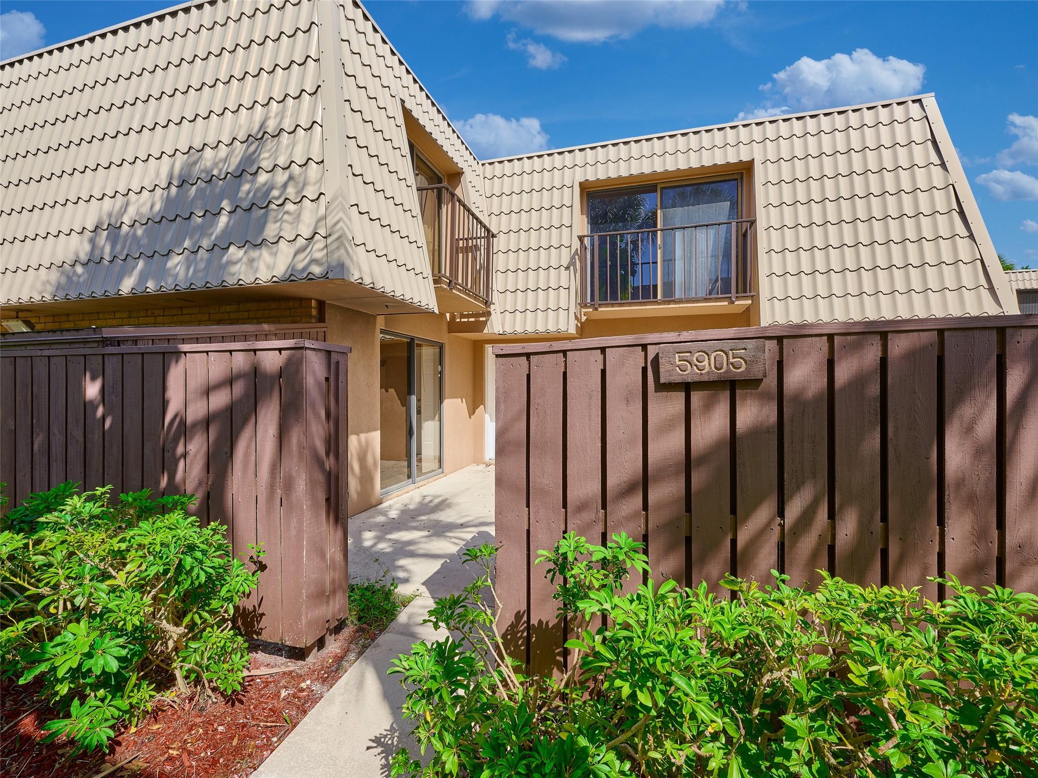 VILLAGE OF SANDALWOOD LAK - Residential Lease