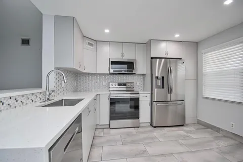 2201 Lucaya Bend Unit K4, Coconut Creek, FL MLS: R11089768