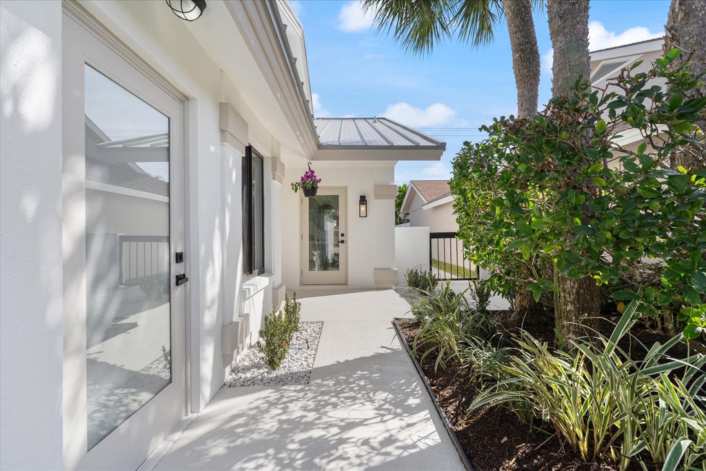 Photo of 105 Landward Drive, Jupiter, FL 33477 (MLS # R10956059)