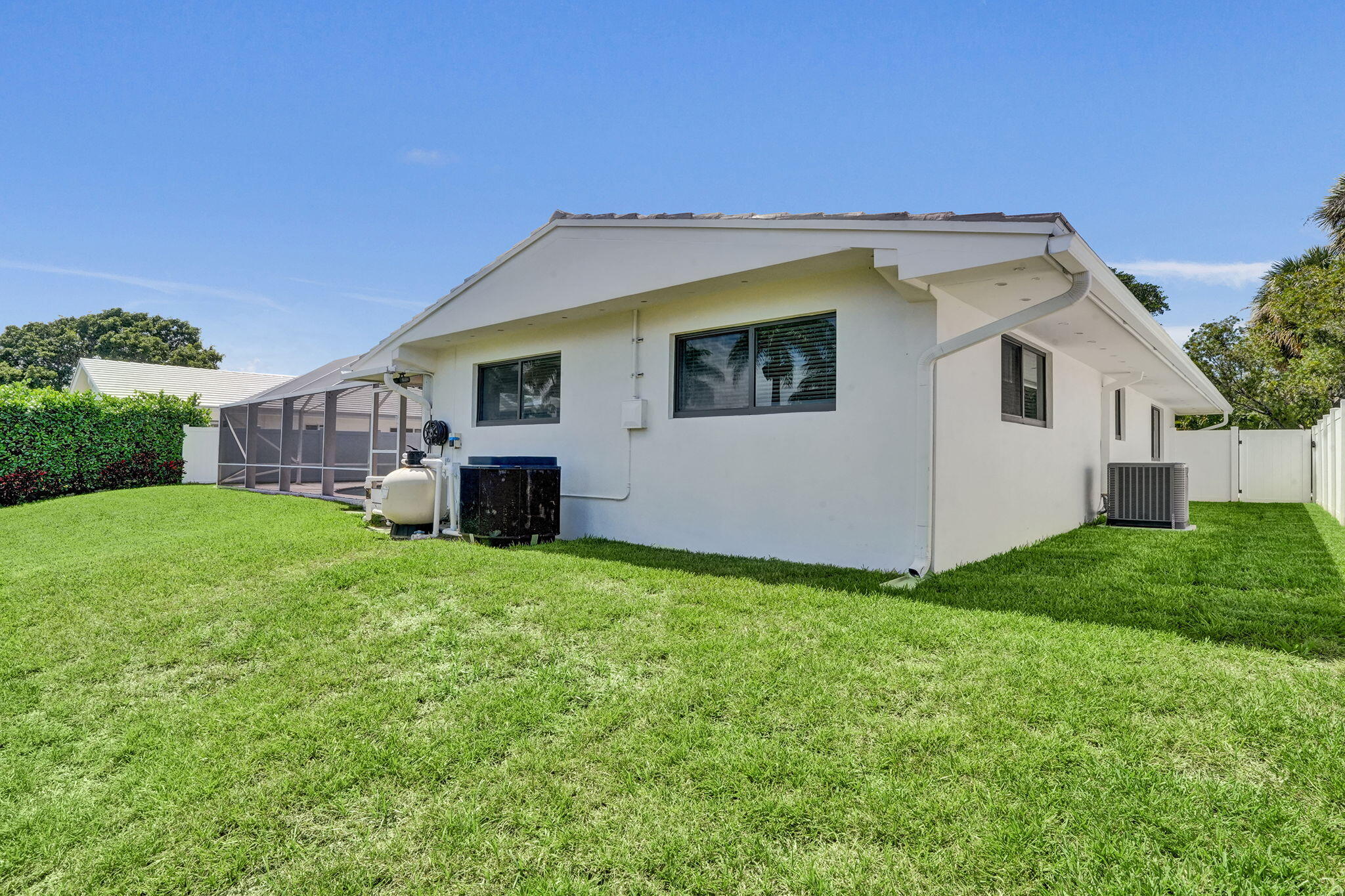 5820 NE 14th Way