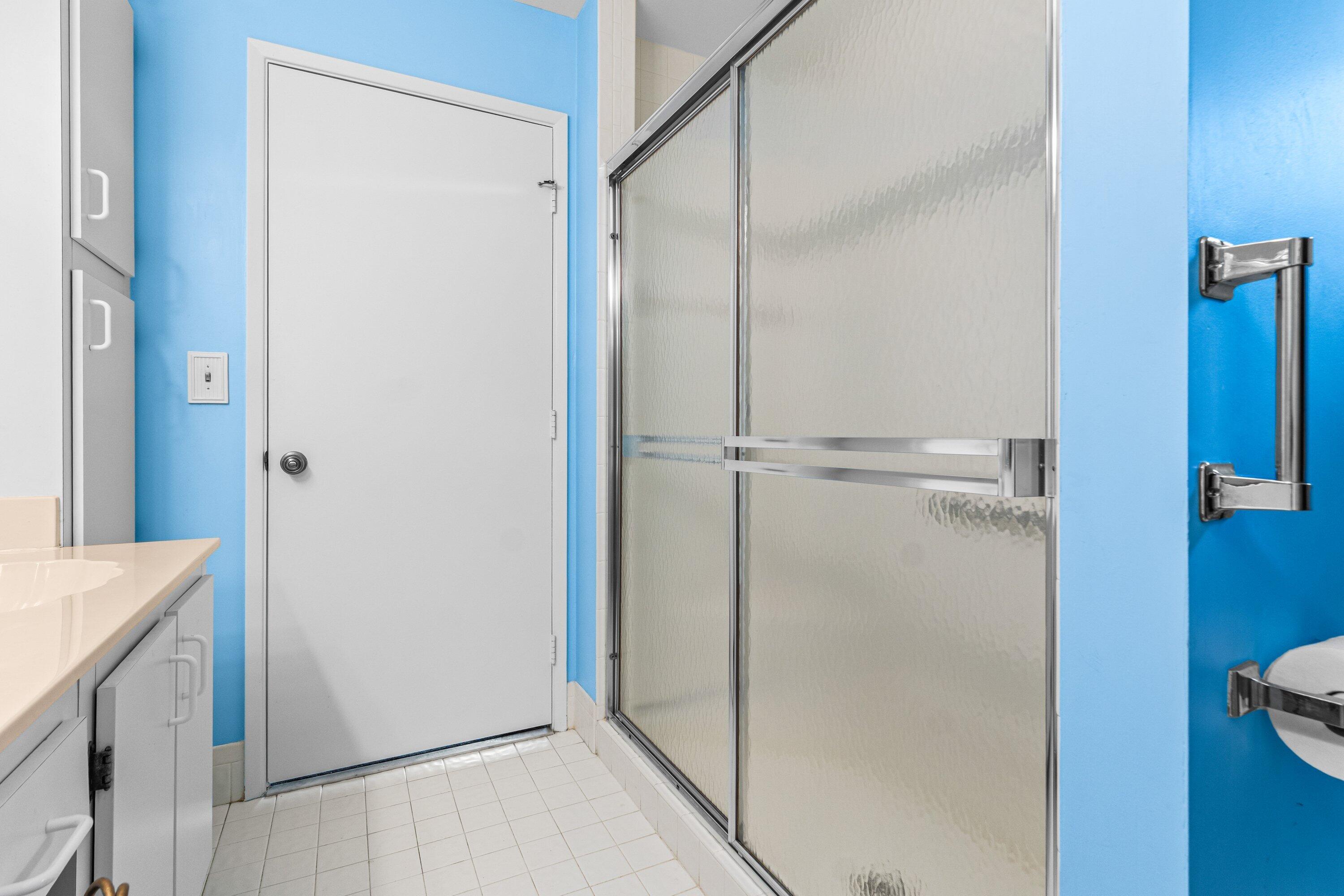 WHISPER WALK SEC E CONDO - Residential