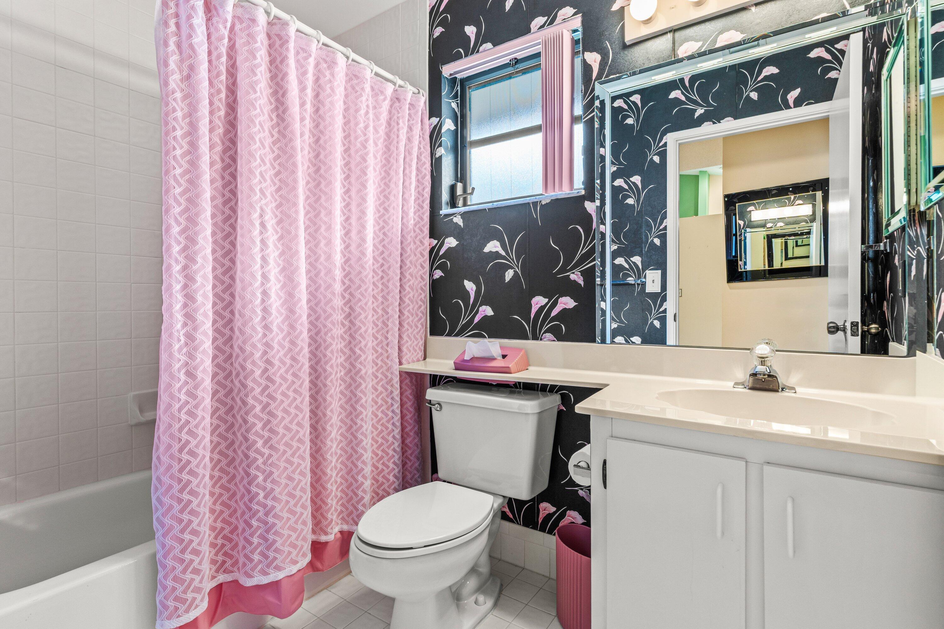 WHISPER WALK SEC E CONDO - Residential