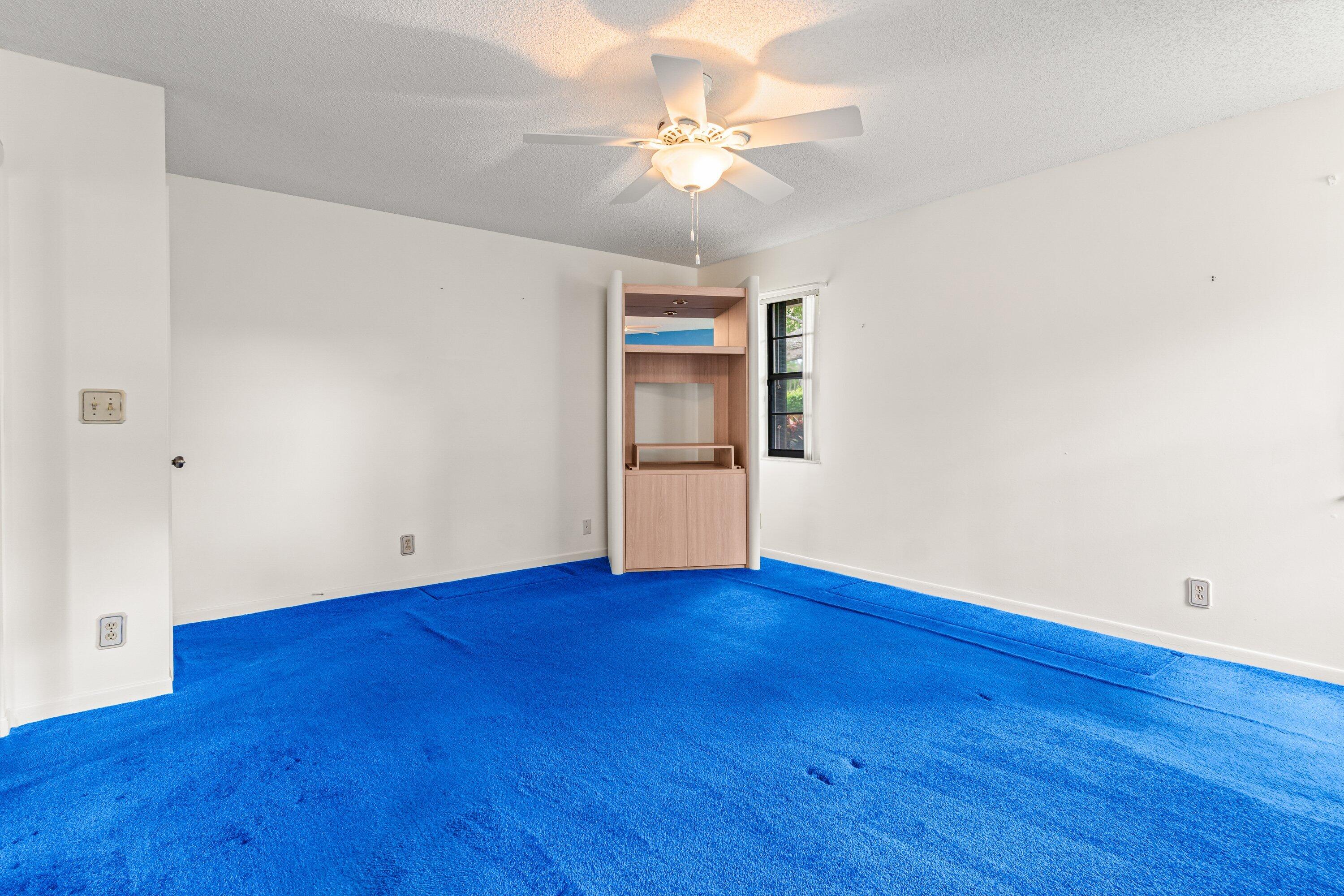 WHISPER WALK SEC E CONDO - Residential