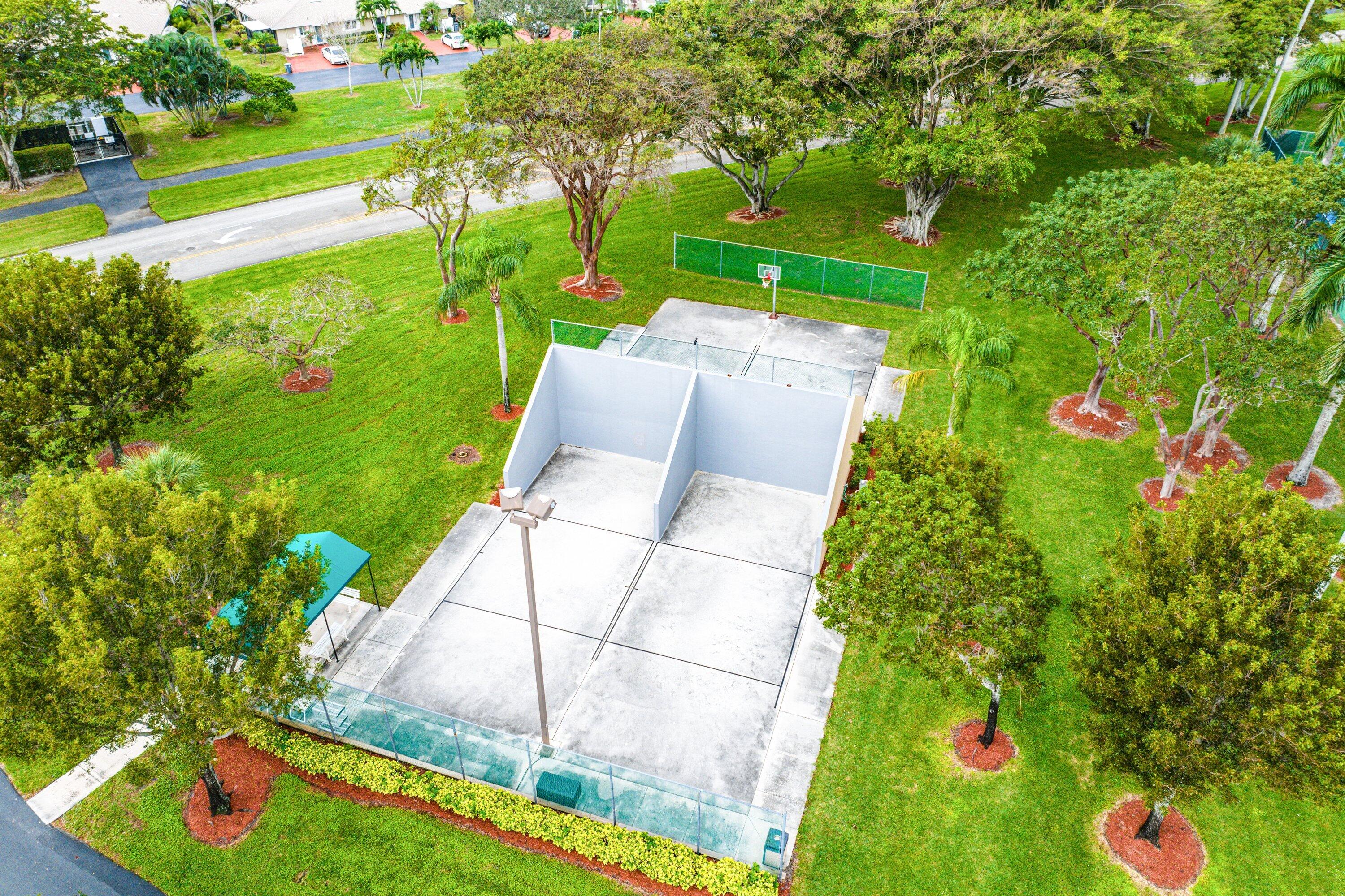 WHISPER WALK SEC E CONDO - Residential