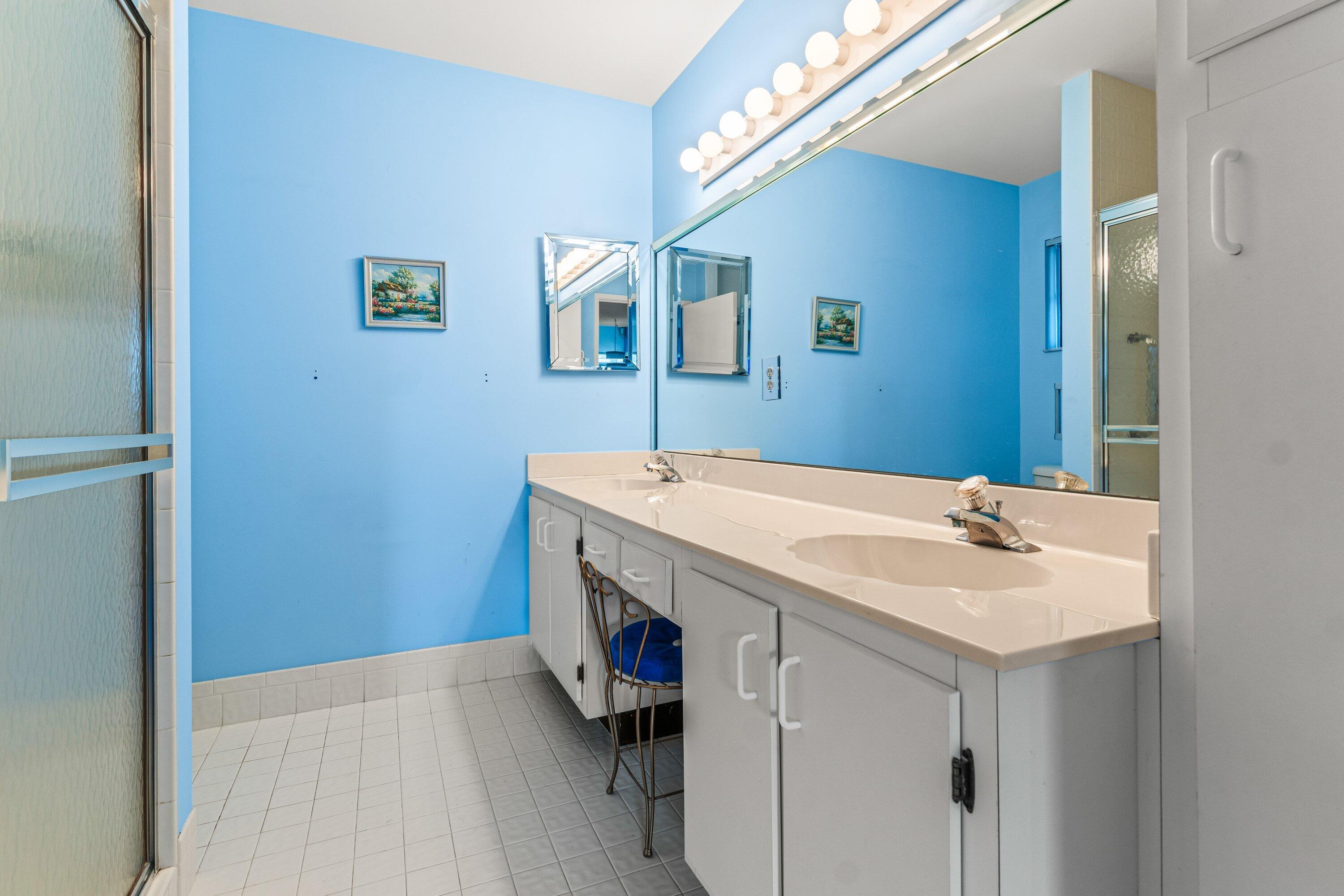 WHISPER WALK SEC E CONDO - Residential