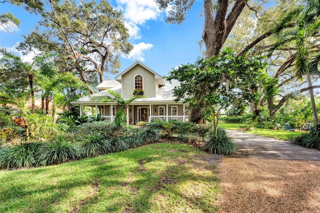 Photo of 2806 Laurel Drive, Vero Beach, FL 32960 (MLS # R10847790)