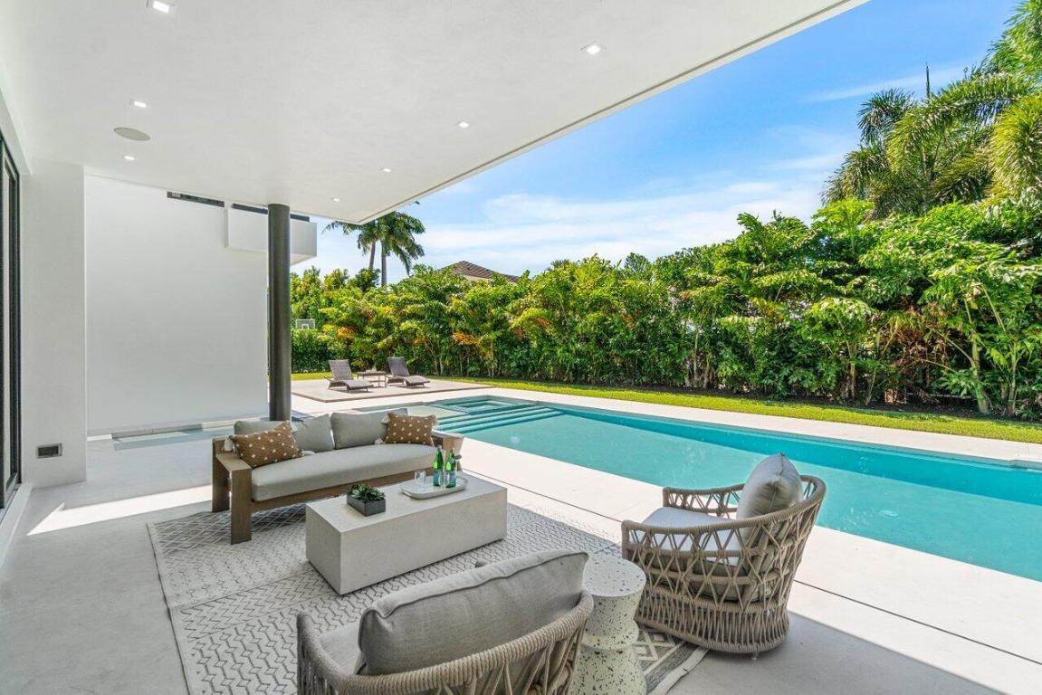 ROYAL PALM YACHT & COUNTRY CLUB - Residential