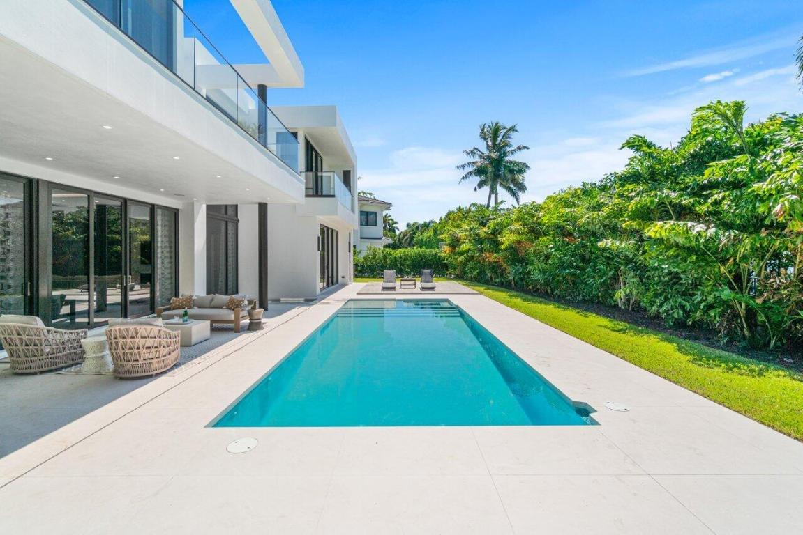 ROYAL PALM YACHT & COUNTRY CLUB - Residential