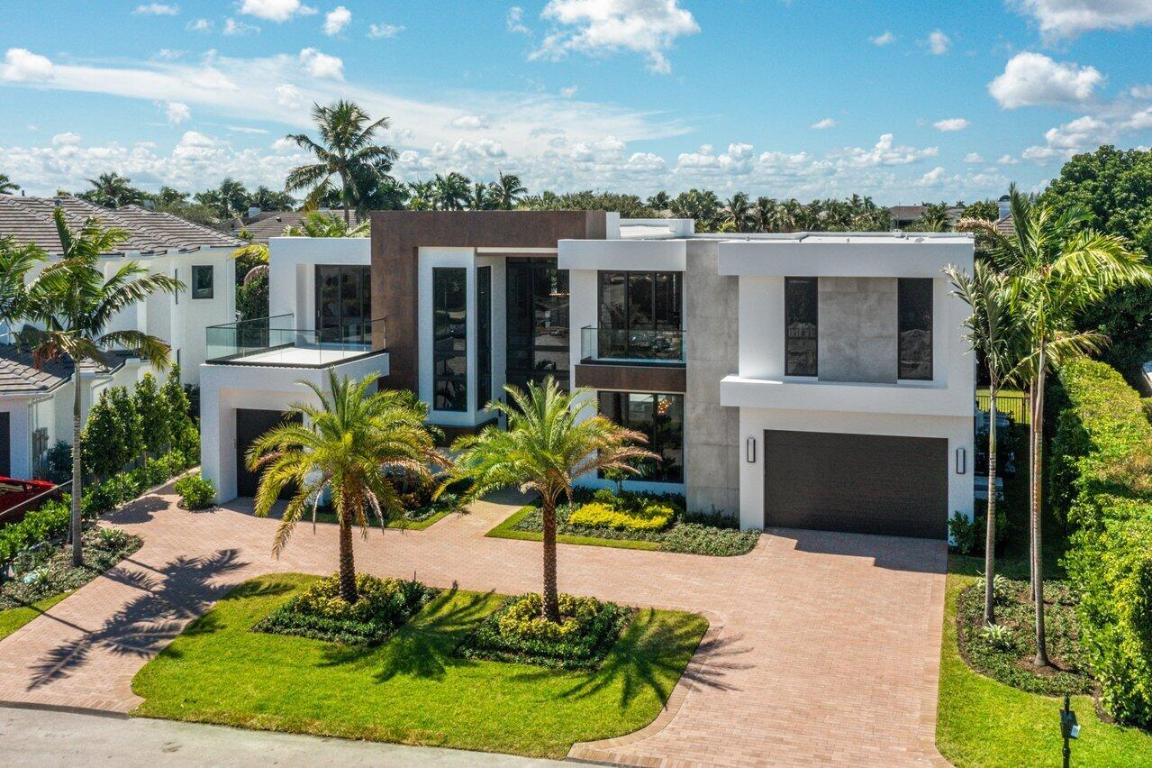 ROYAL PALM YACHT & COUNTRY CLUB - Residential