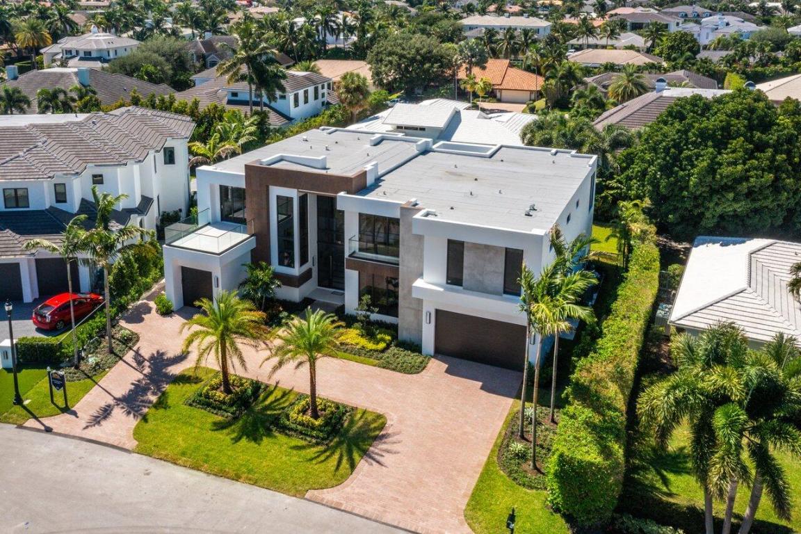 ROYAL PALM YACHT & COUNTRY CLUB - Residential