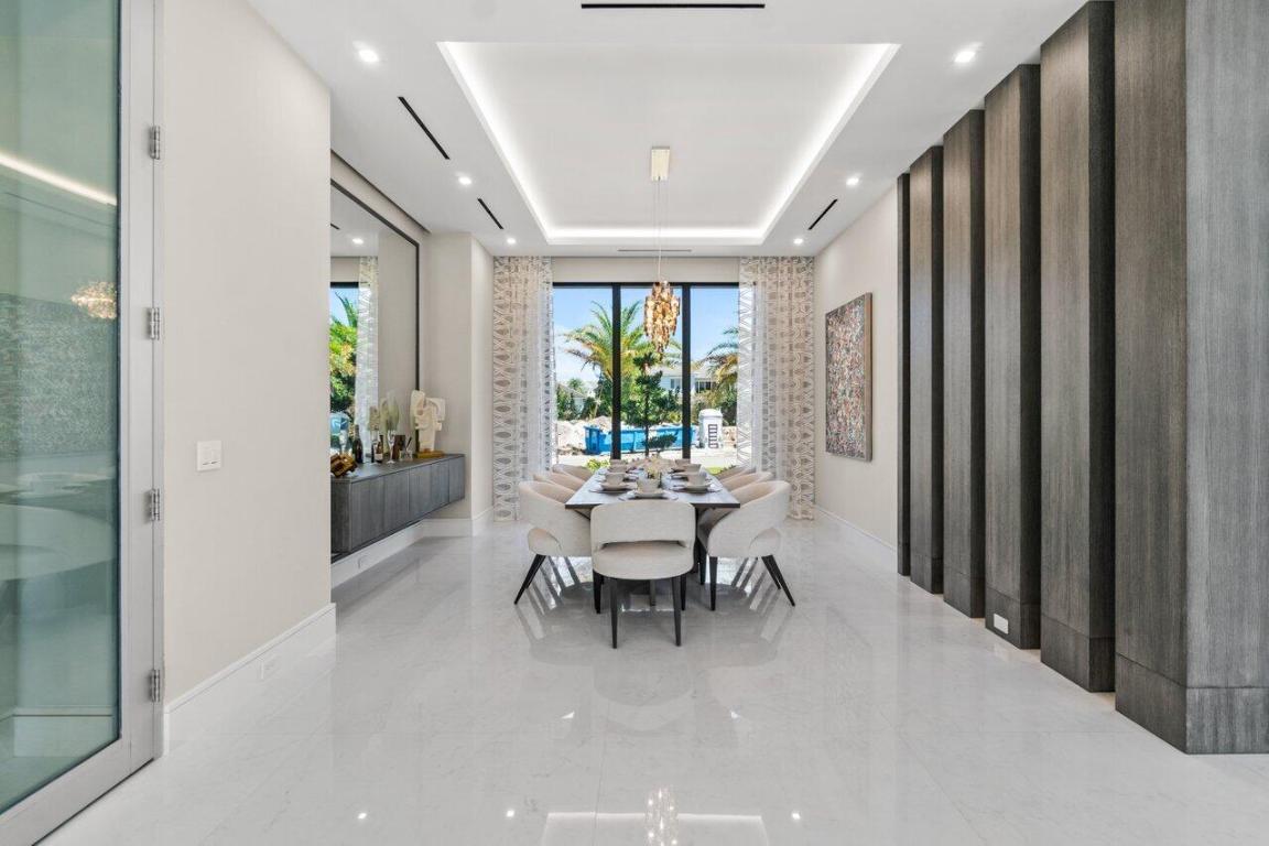 ROYAL PALM YACHT & COUNTRY CLUB - Residential