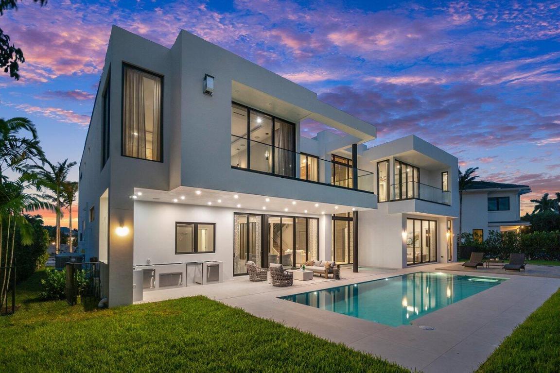 ROYAL PALM YACHT & COUNTRY CLUB - Residential