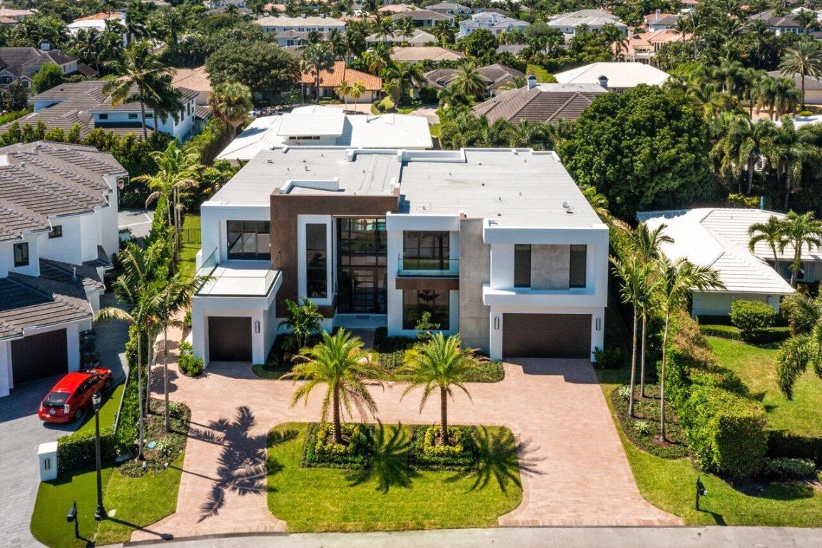 ROYAL PALM YACHT & COUNTRY CLUB - Residential