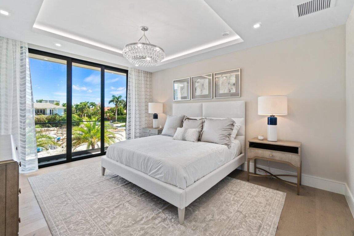 ROYAL PALM YACHT & COUNTRY CLUB - Residential