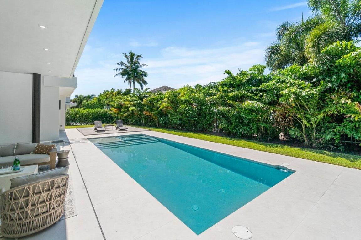 ROYAL PALM YACHT & COUNTRY CLUB - Residential