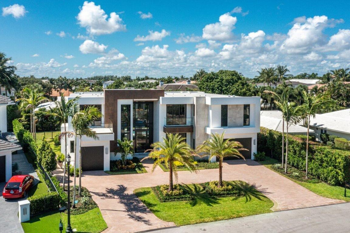 ROYAL PALM YACHT & COUNTRY CLUB - Residential