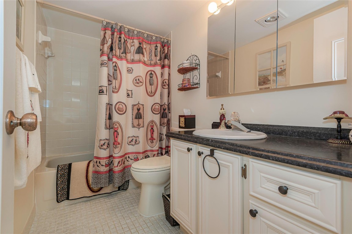 MEADOWBROOK LAKES - Residential