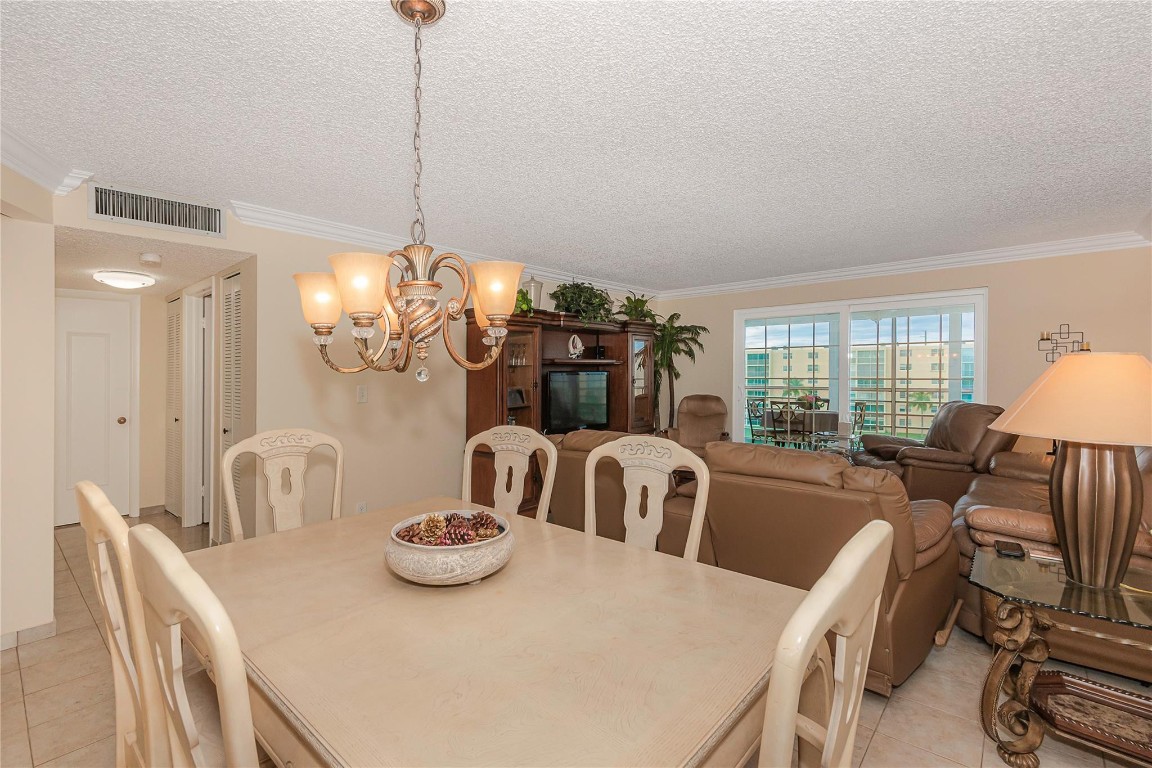 MEADOWBROOK LAKES - Residential