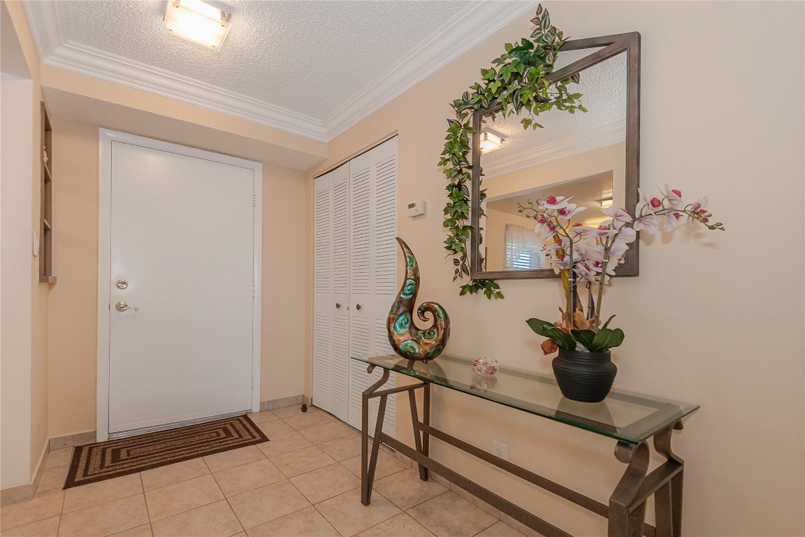 MEADOWBROOK LAKES - Residential