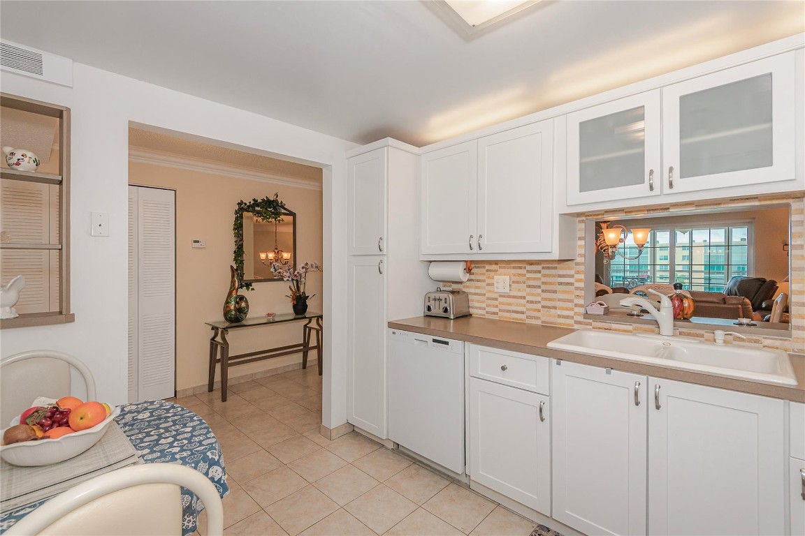 MEADOWBROOK LAKES - Residential