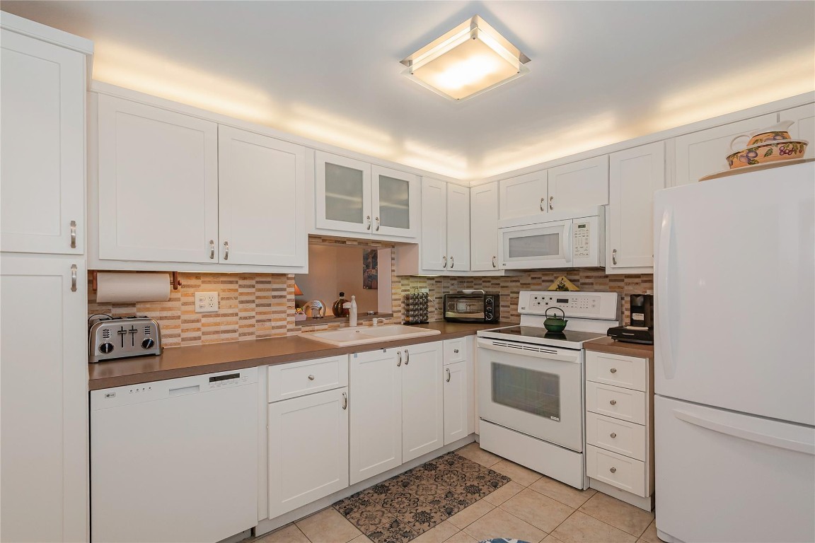 MEADOWBROOK LAKES - Residential