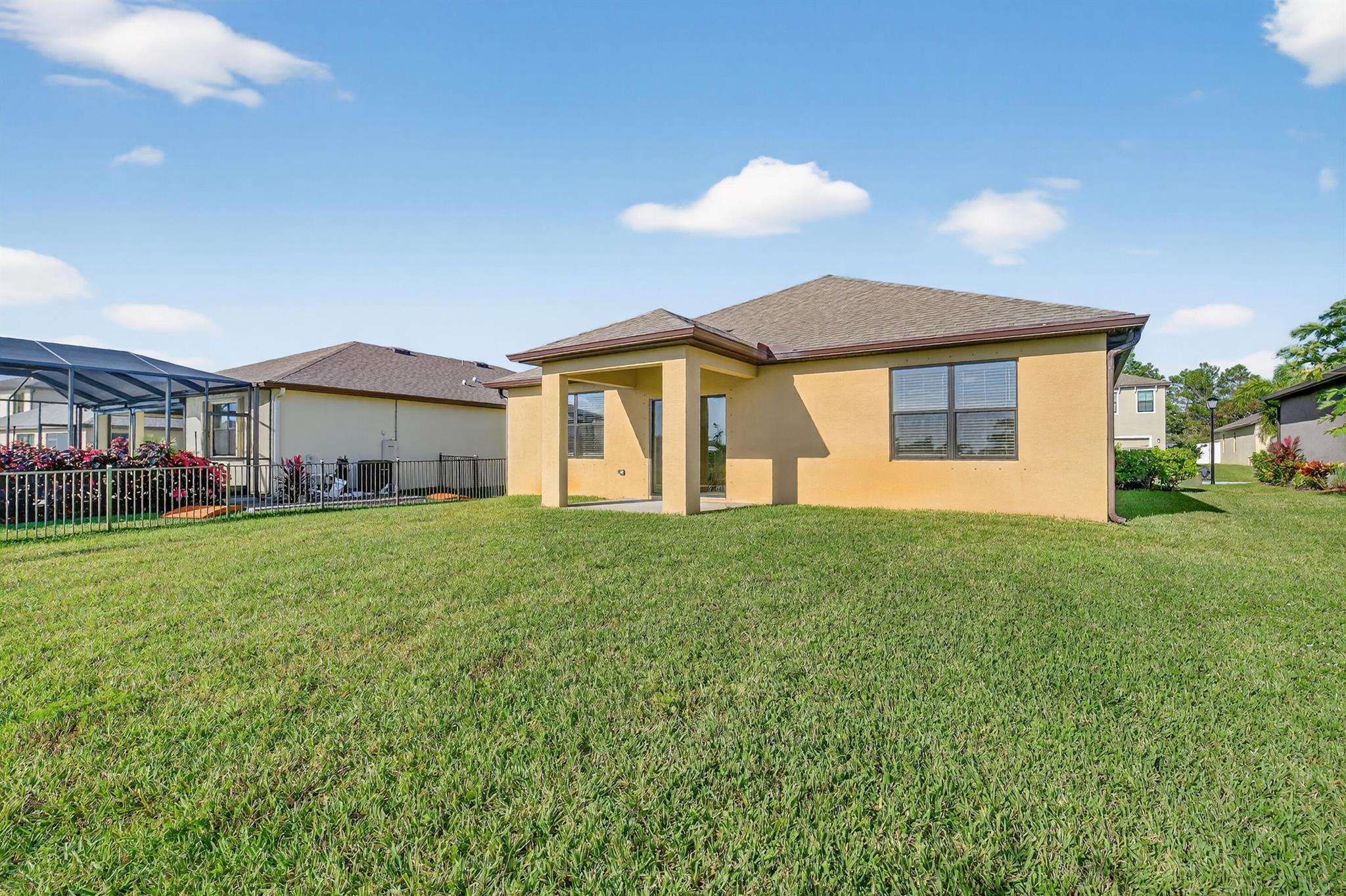 LOST TREE PRESERVE - Residential Lease