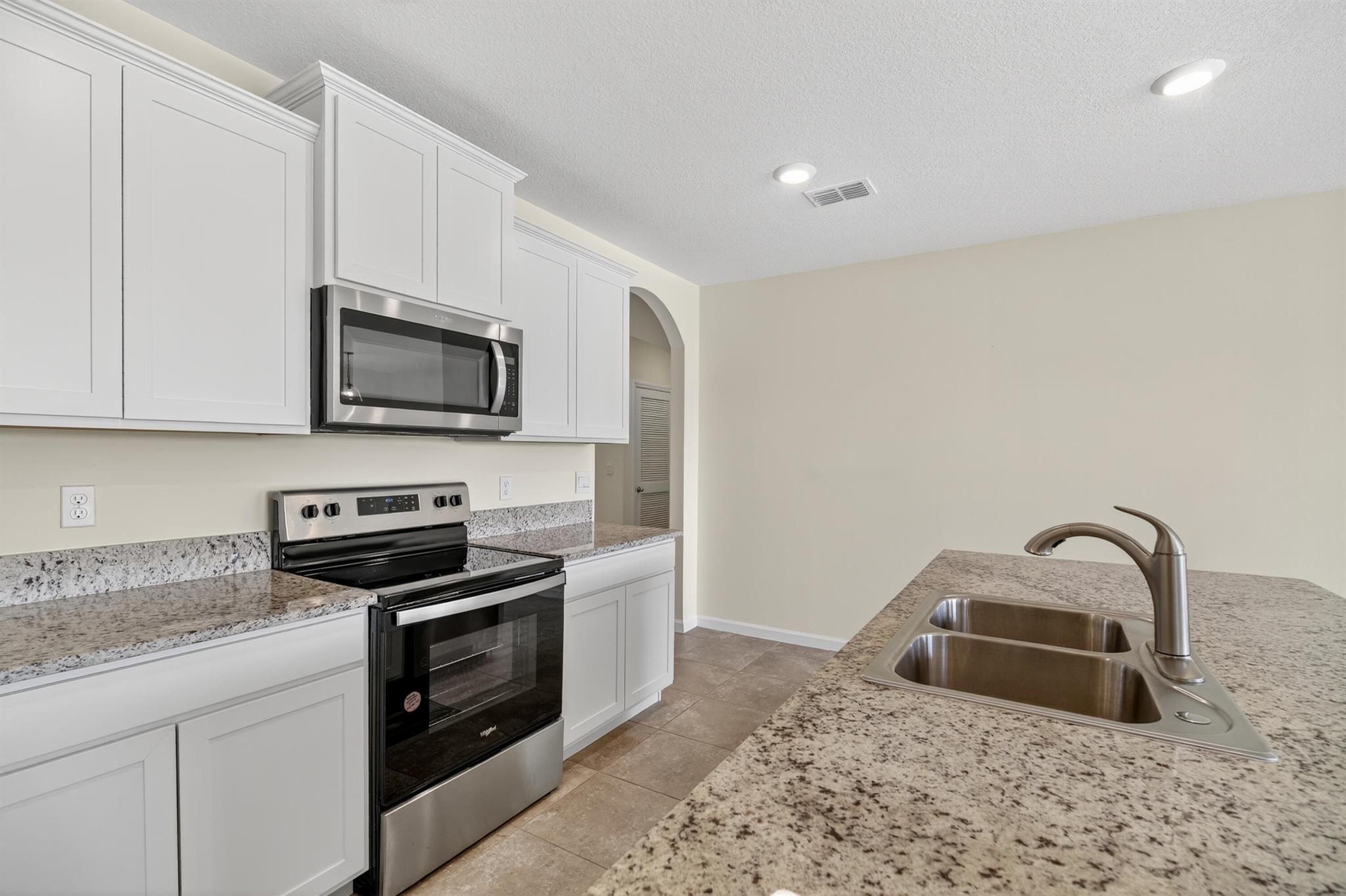 LOST TREE PRESERVE - Residential Lease