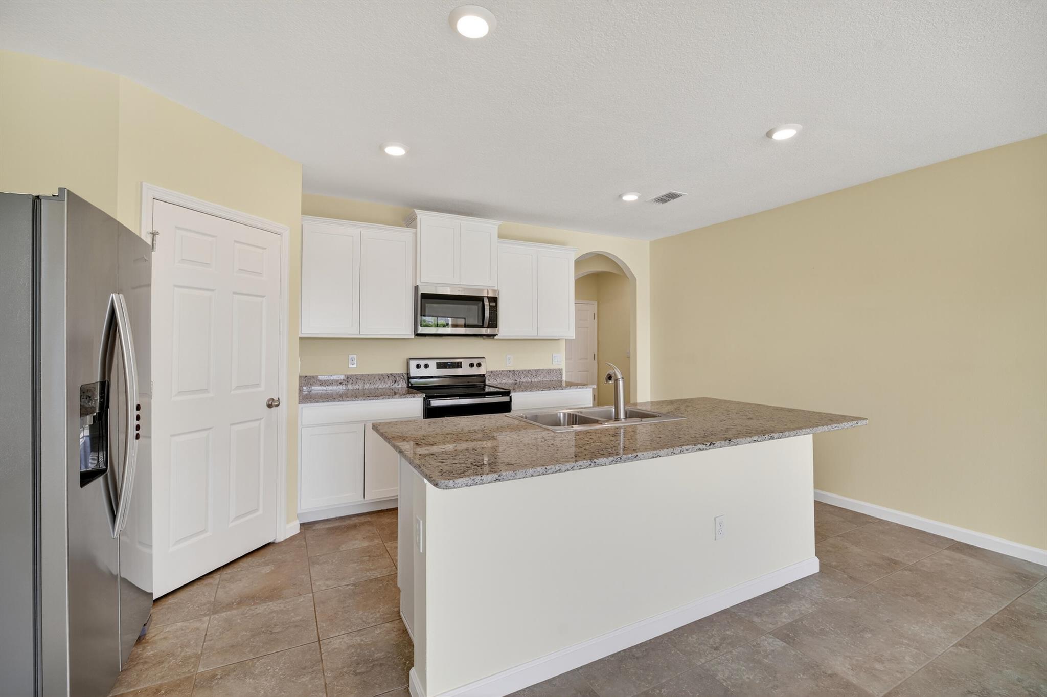 LOST TREE PRESERVE - Residential Lease