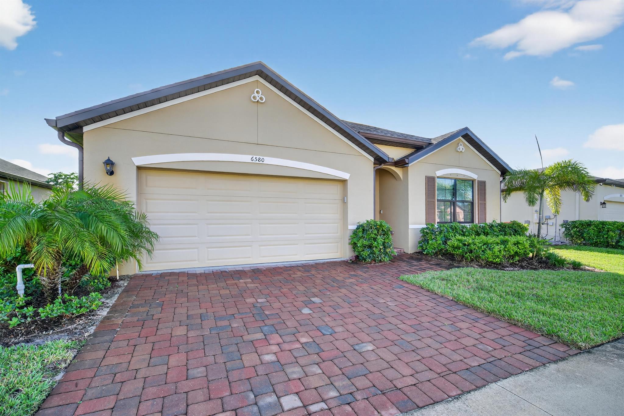 LOST TREE PRESERVE - Residential Lease