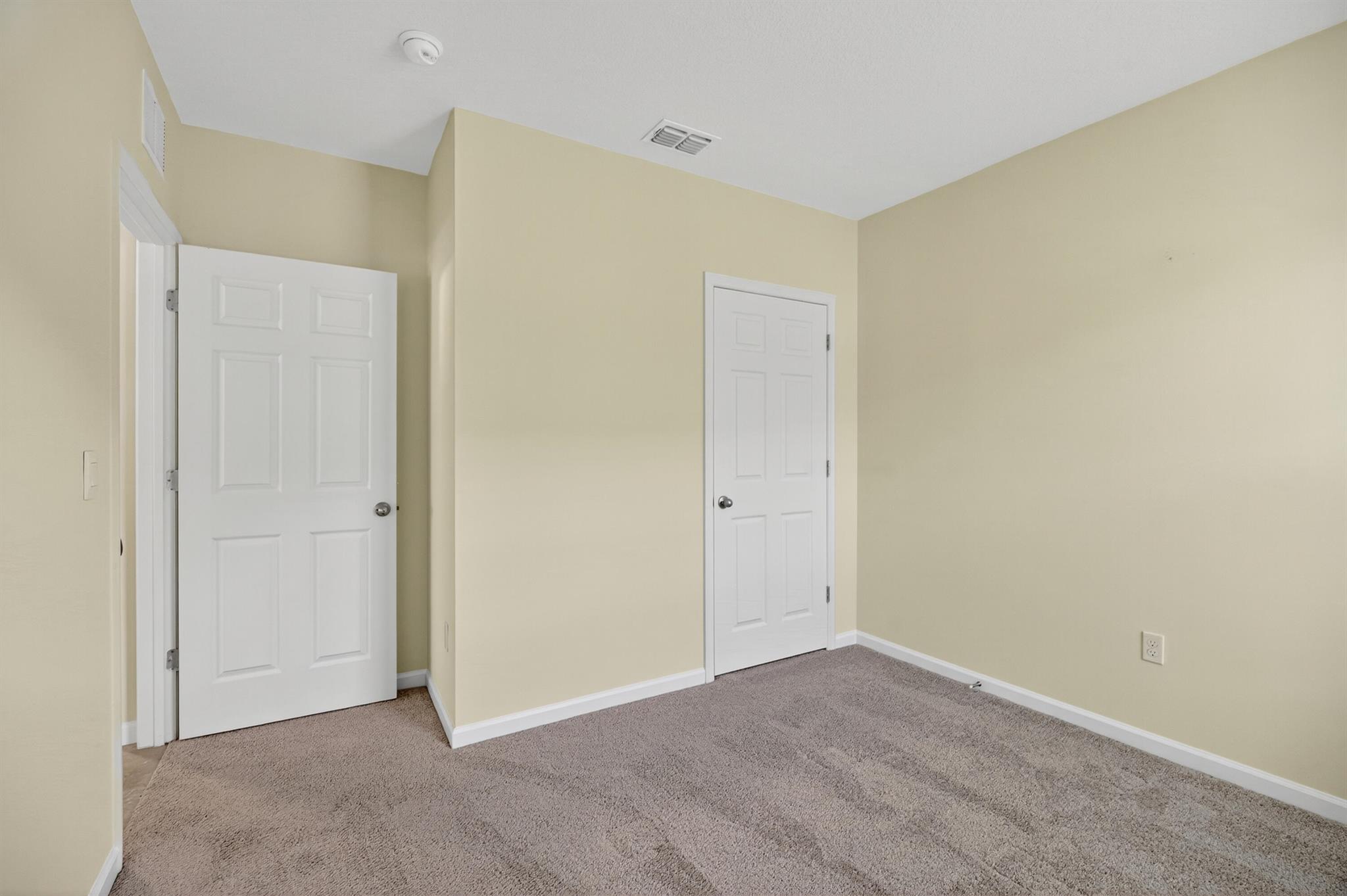 LOST TREE PRESERVE - Residential Lease