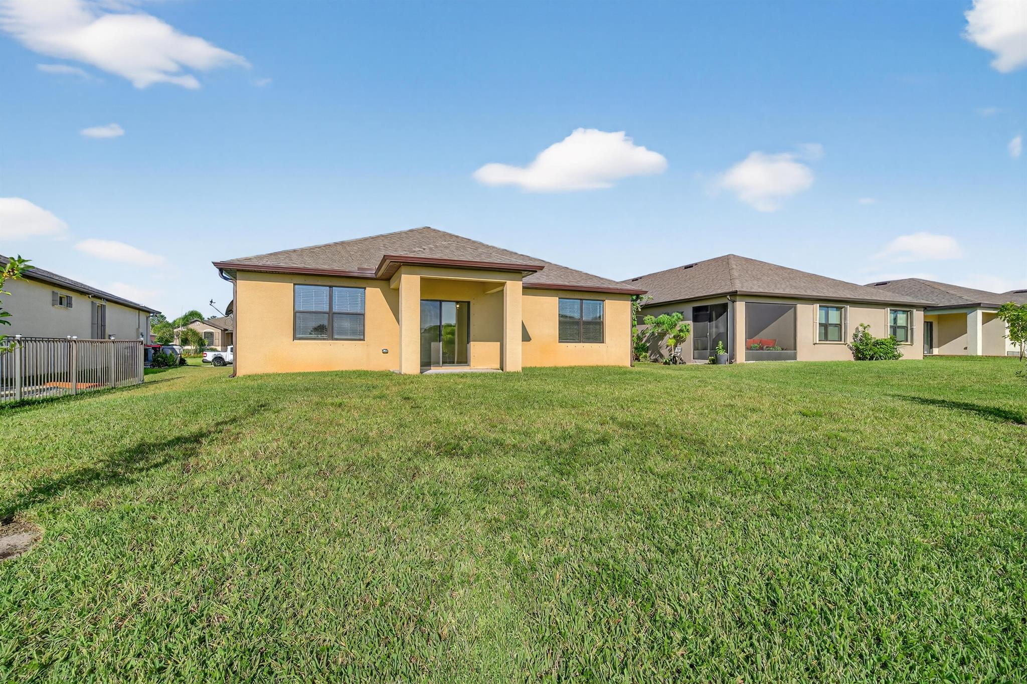 LOST TREE PRESERVE - Residential Lease