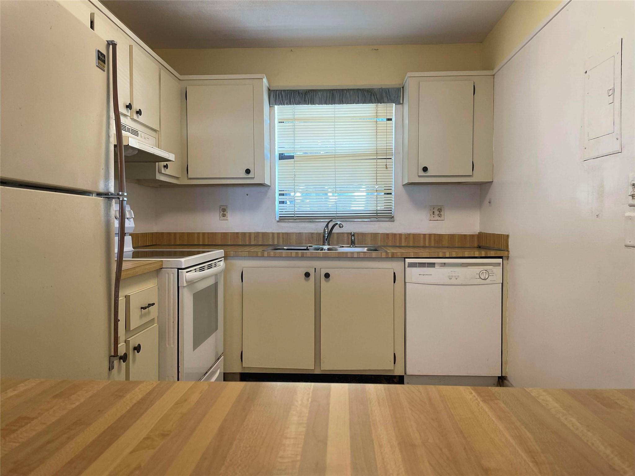 VENETIAN TERRACE CONDO - Residential Lease