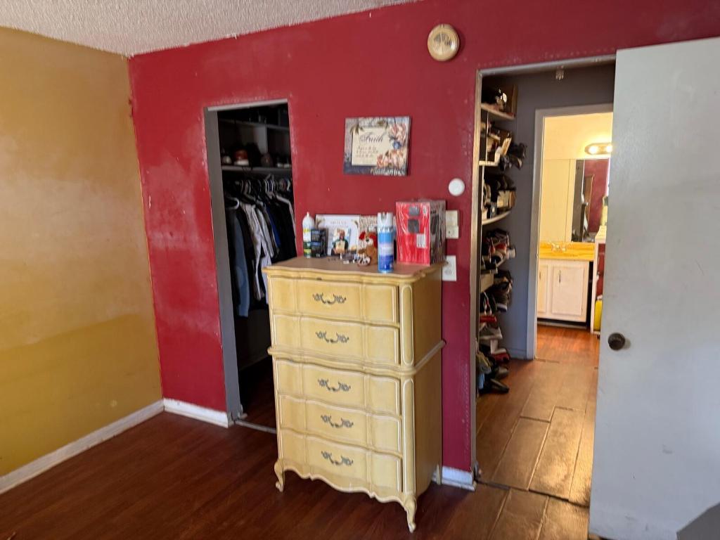 BROOKFIELD SQUARE CONDO - Residential