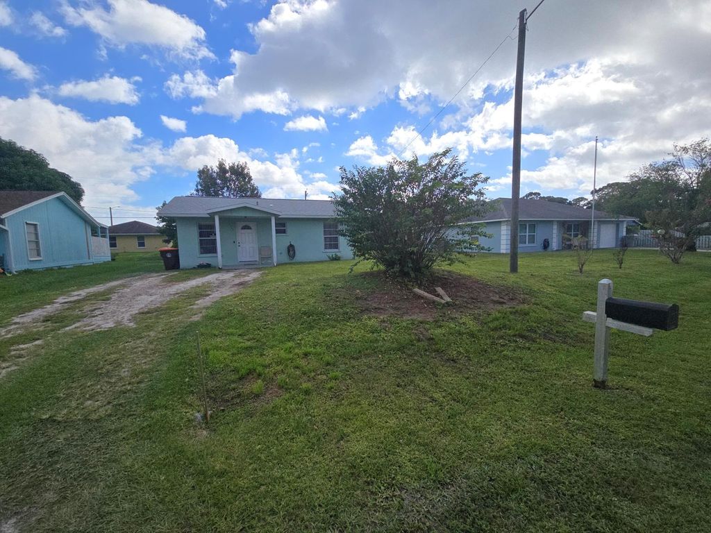 Photo of 1346 23rd Avenue SW, Vero Beach, FL 32962 (MLS # R11133722)
