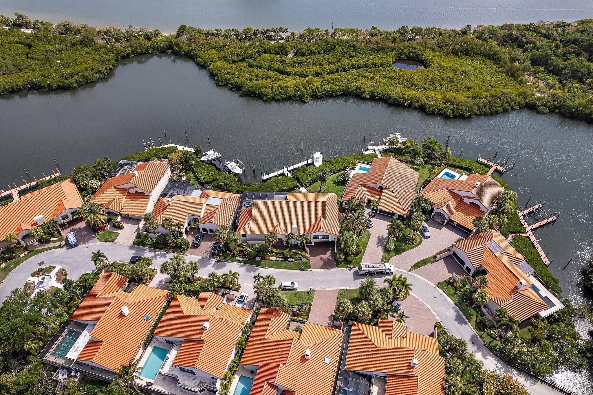 JONATHANS LANDING-PASSAGE - Residential