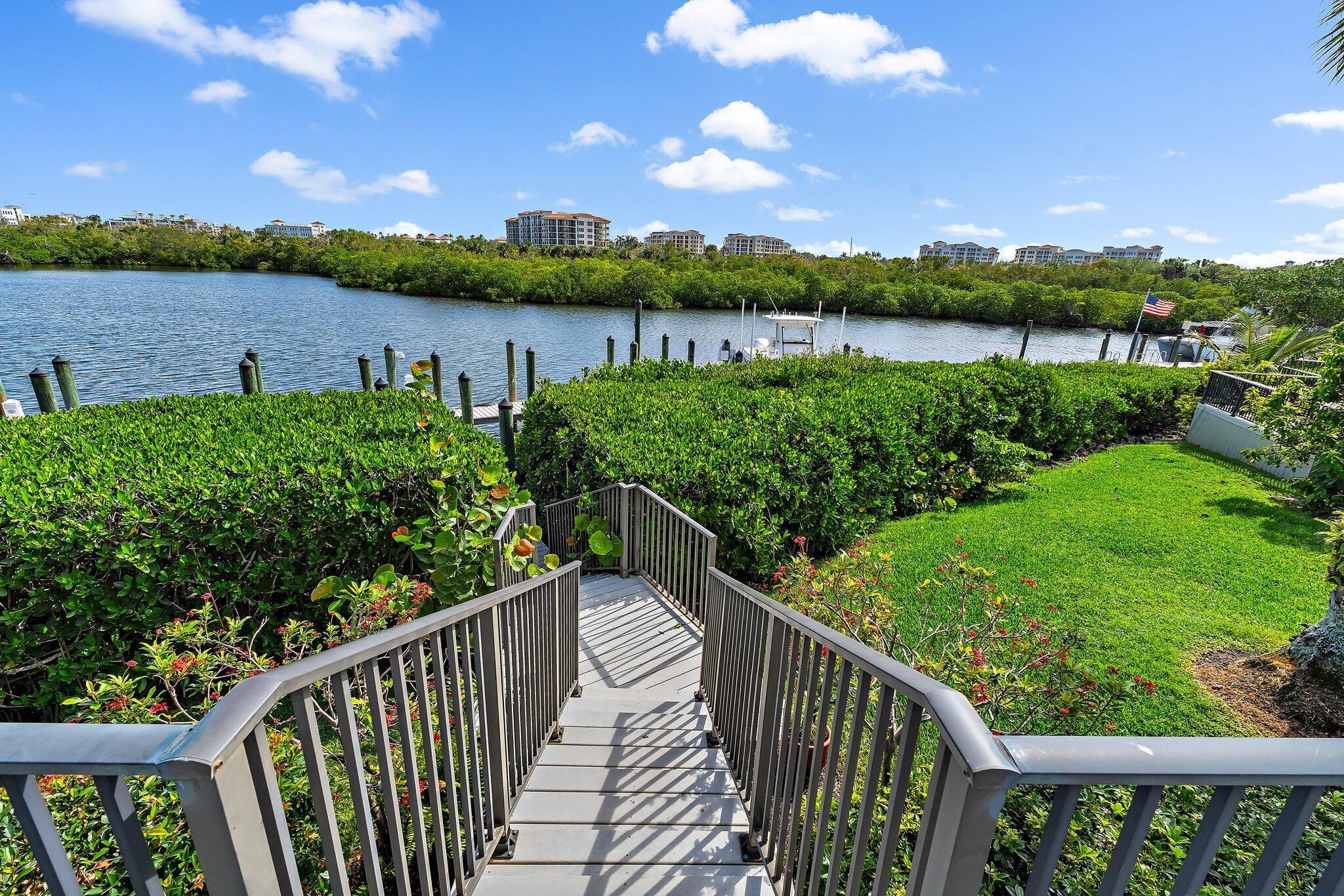 JONATHANS LANDING-PASSAGE - Residential