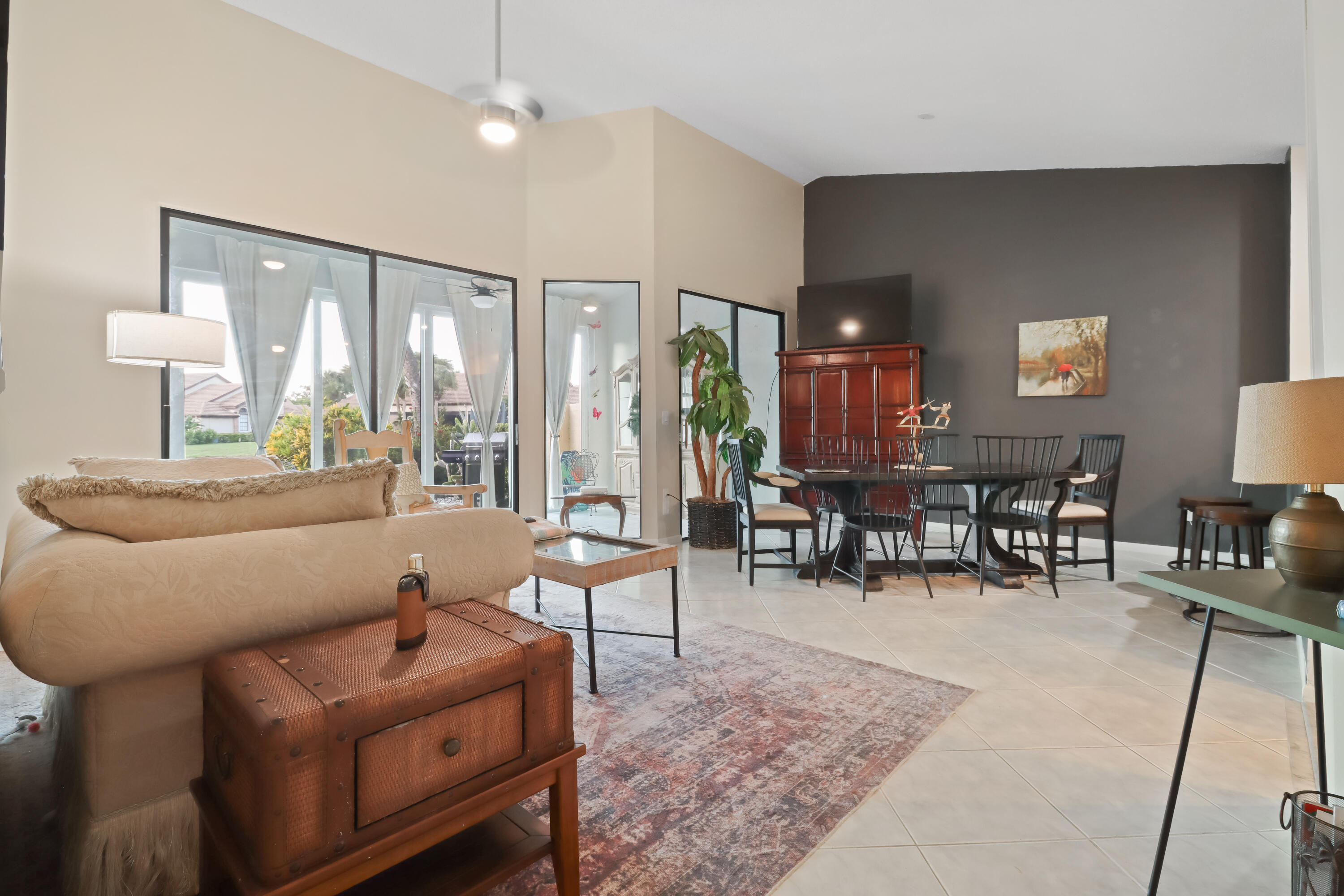 7206 Le Chalet Boulevard