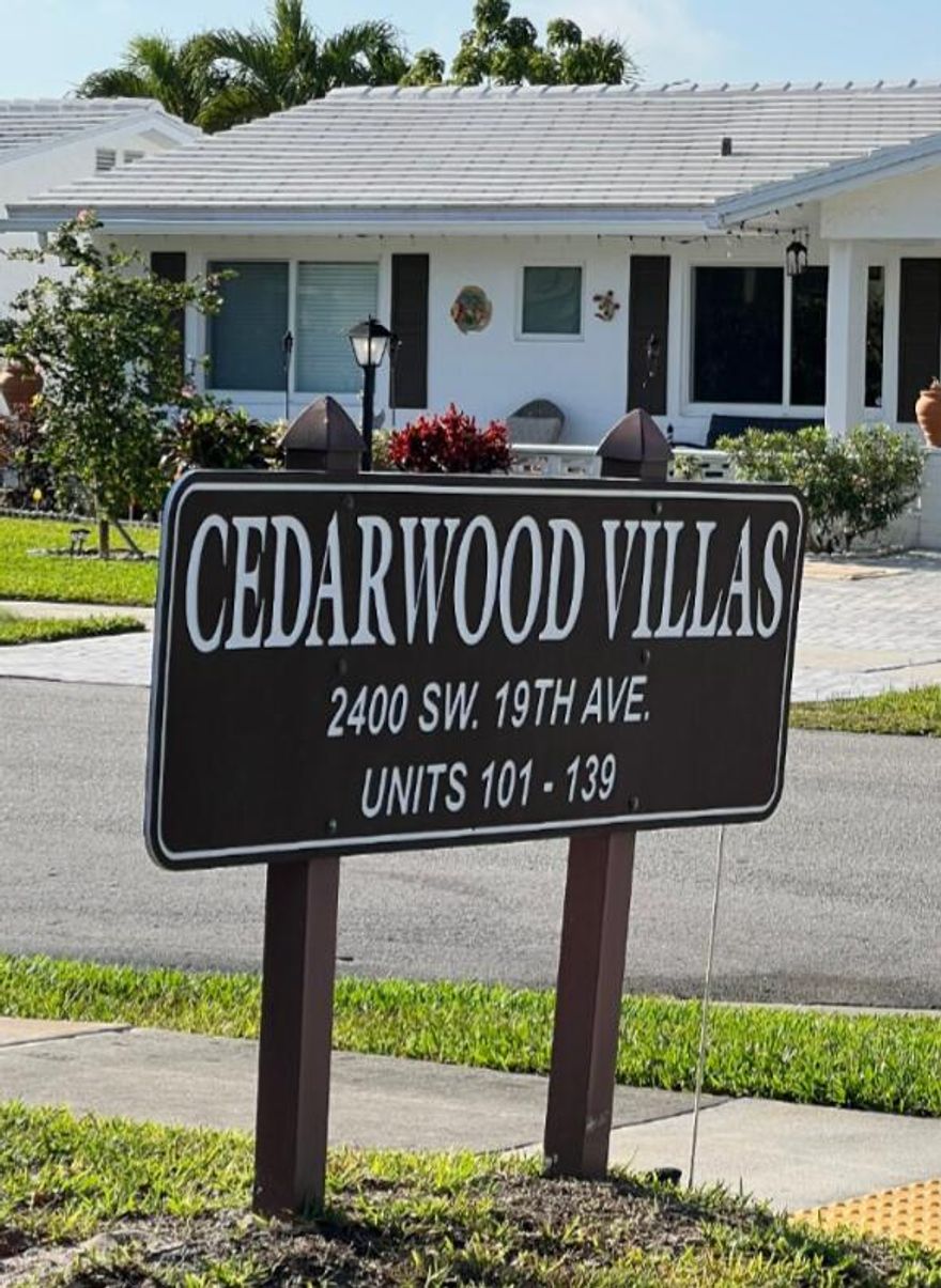 GREAT PRIVATE STREET VILLA, ALL AGES COMMUNITY. CONFORTABLE SIZED ROOMS.  THIS VILLA HAS A VERY SPACIOUS LARGE LIVING ROOM/ DINNING ROOM AREA WITH HIGH CEILING, THE KITCHEN HAS A NEW MICROWAVE, WITH NEWLY REFRIGERATOR. LAUNDRY ROOM INSIDE,NEW DRYER, WITH STORAGE, A LARGE MASTER BEDROOM WITH VERY SPACIOUS WALKING CLOSET HAS A TUB/SHOWER BATHROOM. THE SPACIOUS SECOND BEDROOM (SUITE) HAS A NICE BATHROOM. THE OPEN PATIO AREA HAS A COMFOTABLE SPACE FOR YOUR BARBEQUE, AND AT ENTRANCE THERE IS A GOOD-SIZED SCREENED PORCH. 2 CARS DRIVEWAY AT ENTRANCE. THE POOL IS STEPS AWAY CROSSING THE STREET. CLOSE TO RESTAURANTS, SUPERMARKETS, SHOPS, MEDICAL CENTERS, AND ENTERTAINMENT. MINUTES AWAY FROM I-95 AND ACCESS TO THE BOYNTON BEACH - BEACH AREA. SEVERAL SCHOOLS IN THE AREA. Tenant at premise.