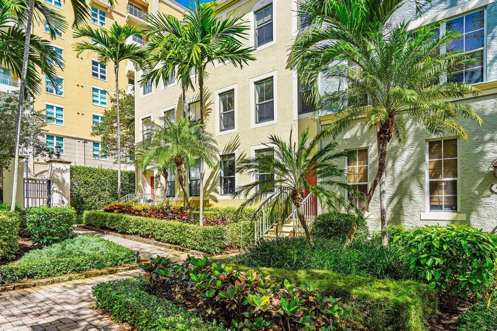 Photo of 672 Fern Street, West Palm Beach, FL 33401 (MLS # F10554073)