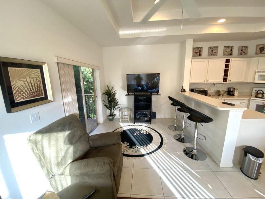 CASTLE PINES CONDOMINIUM - Residential Lease